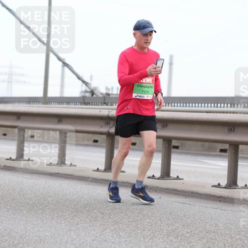 03.10.2025 - Köhlbrandbrückenlauf Lena Gebhardt http://msf.ph/oto/9196109 03.10.2025 15:25:05 Position 1 7179 meine-sportfotos.de