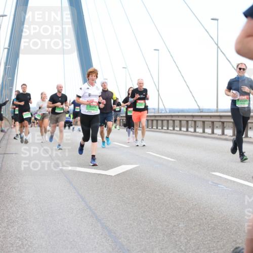 03.10.2025 - Köhlbrandbrückenlauf Lena Gebhardt http://msf.ph/oto/9196128 03.10.2025 15:25:09 Position 1 7448 meine-sportfotos.de