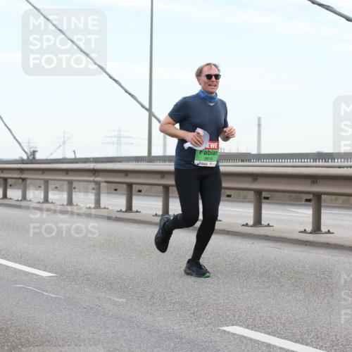 03.10.2025 - Köhlbrandbrückenlauf Lena Gebhardt http://msf.ph/oto/9196135 03.10.2025 15:25:11 Position 1 9619 meine-sportfotos.de