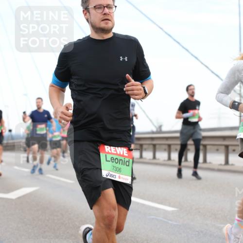 03.10.2025 - Köhlbrandbrückenlauf Lena Gebhardt http://msf.ph/oto/9196147 03.10.2025 15:25:16 Position 1 7306, 1305 meine-sportfotos.de