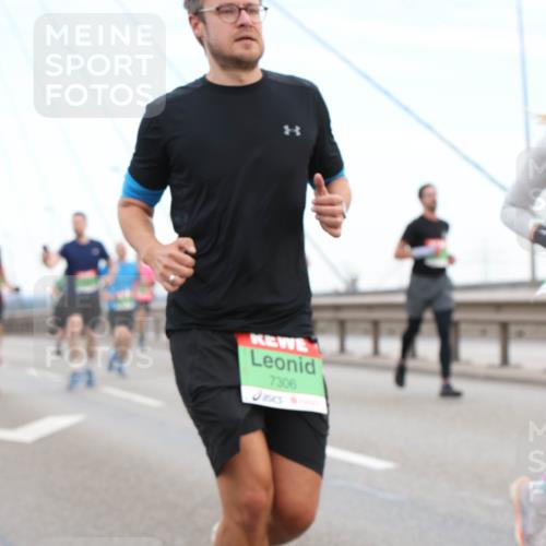 03.10.2025 - Köhlbrandbrückenlauf Lena Gebhardt http://msf.ph/oto/9196148 03.10.2025 15:25:17 Position 1 7306 meine-sportfotos.de