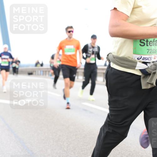03.10.2025 - Köhlbrandbrückenlauf Lena Gebhardt http://msf.ph/oto/9196170 03.10.2025 15:25:22 Position 1 7263, 70 meine-sportfotos.de