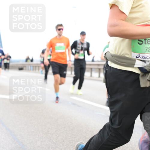 03.10.2025 - Köhlbrandbrückenlauf Lena Gebhardt http://msf.ph/oto/9196171 03.10.2025 15:25:22 Position 1 7263 meine-sportfotos.de