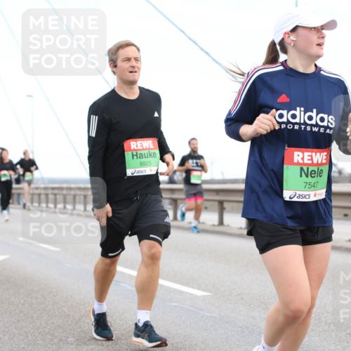 03.10.2025 - Köhlbrandbrückenlauf Lena Gebhardt http://msf.ph/oto/9196188 03.10.2025 15:25:26 Position 1 8925, 7547 meine-sportfotos.de