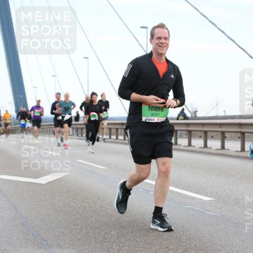 03.10.2025 - Köhlbrandbrückenlauf Lena Gebhardt http://msf.ph/oto/9196194 03.10.2025 15:25:27 Position 1 9091, 11 meine-sportfotos.de