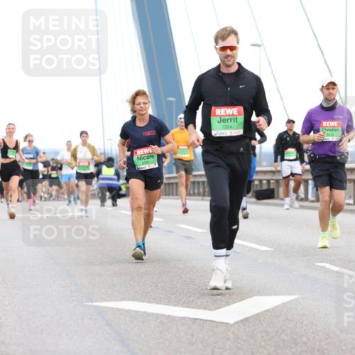 03.10.2025 - Köhlbrandbrückenlauf Lena Gebhardt http://msf.ph/oto/9196202 03.10.2025 15:25:31 Position 1 8991, 7224, 9410 meine-sportfotos.de