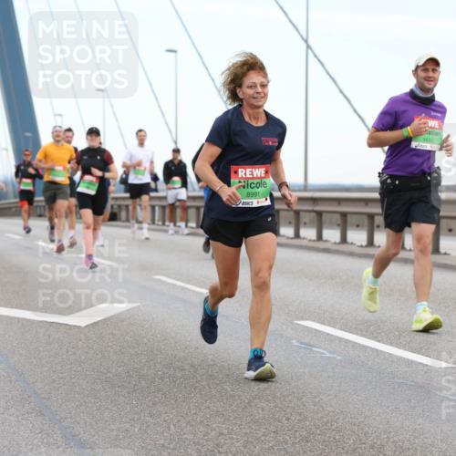 03.10.2025 - Köhlbrandbrückenlauf Lena Gebhardt http://msf.ph/oto/9196213 03.10.2025 15:25:34 Position 1 8991, 9410 meine-sportfotos.de