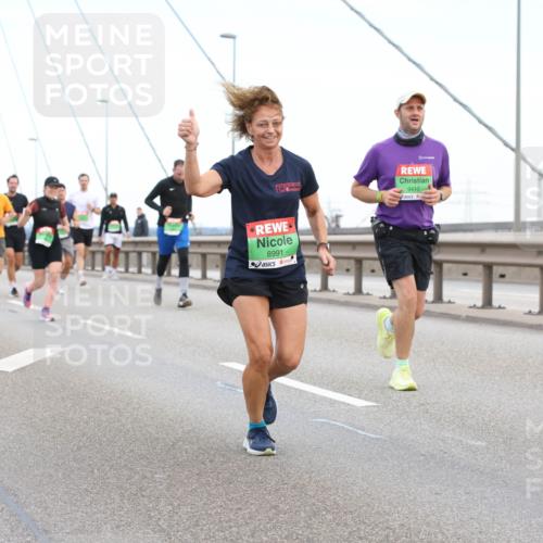 03.10.2025 - Köhlbrandbrückenlauf Lena Gebhardt http://msf.ph/oto/9196215 03.10.2025 15:25:35 Position 1 8991, 9410 meine-sportfotos.de