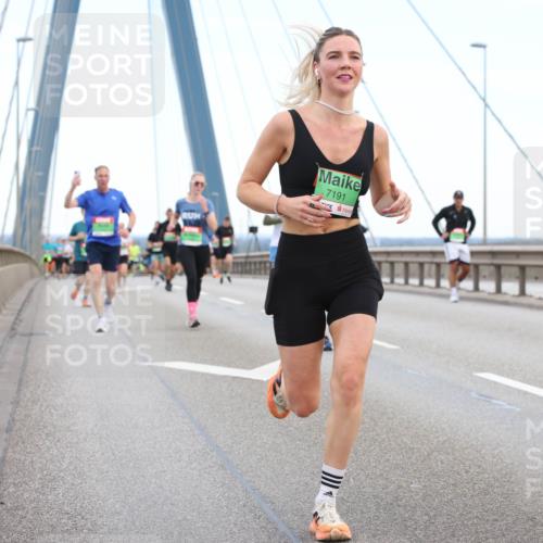 03.10.2025 - Köhlbrandbrückenlauf Lena Gebhardt http://msf.ph/oto/9196234 03.10.2025 15:25:40 Position 1 7191 meine-sportfotos.de