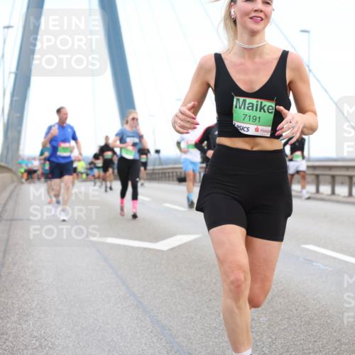 03.10.2025 - Köhlbrandbrückenlauf Lena Gebhardt http://msf.ph/oto/9196235 03.10.2025 15:25:41 Position 1 7191 meine-sportfotos.de