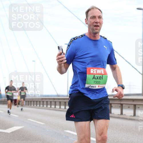 03.10.2025 - Köhlbrandbrückenlauf Lena Gebhardt http://msf.ph/oto/9196253 03.10.2025 15:25:45 Position 1 7333 meine-sportfotos.de