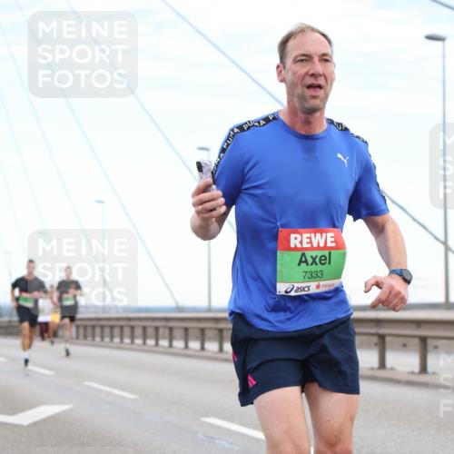 03.10.2025 - Köhlbrandbrückenlauf Lena Gebhardt http://msf.ph/oto/9196254 03.10.2025 15:25:45 Position 1 7333 meine-sportfotos.de