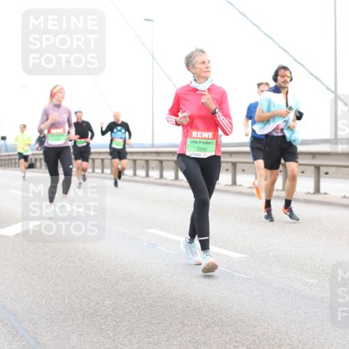 03.10.2025 - Köhlbrandbrückenlauf Lena Gebhardt http://msf.ph/oto/9196294 03.10.2025 15:25:55 Position 1 7205 meine-sportfotos.de