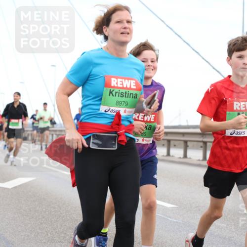 03.10.2025 - Köhlbrandbrückenlauf Lena Gebhardt http://msf.ph/oto/9196333 03.10.2025 15:26:04 Position 1 8979, 80, 81 meine-sportfotos.de