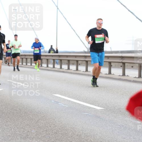 03.10.2025 - Köhlbrandbrückenlauf Lena Gebhardt http://msf.ph/oto/9196334 03.10.2025 15:26:05 Position 1  meine-sportfotos.de