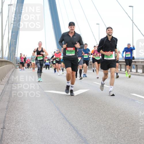 03.10.2025 - Köhlbrandbrückenlauf Lena Gebhardt http://msf.ph/oto/9196340 03.10.2025 15:26:06 Position 1 9100 meine-sportfotos.de