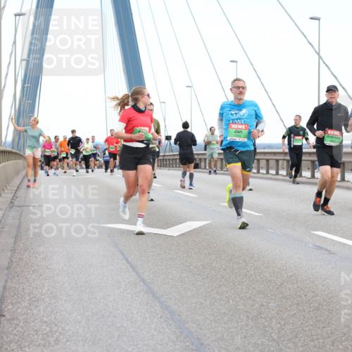 03.10.2025 - Köhlbrandbrückenlauf Lena Gebhardt http://msf.ph/oto/9196355 03.10.2025 15:26:11 Position 1 7283, 7499 meine-sportfotos.de