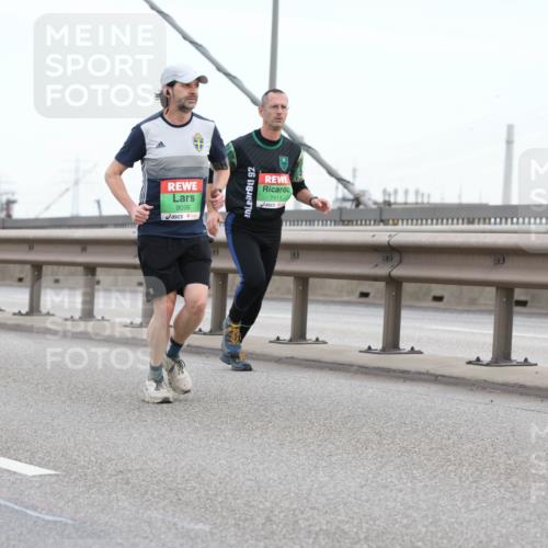 03.10.2025 - Köhlbrandbrückenlauf Lena Gebhardt http://msf.ph/oto/9196372 03.10.2025 15:26:15 Position 1 9601, 9096, 92, 7611 meine-sportfotos.de