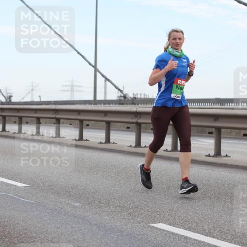 03.10.2025 - Köhlbrandbrückenlauf Lena Gebhardt http://msf.ph/oto/9196383 03.10.2025 15:26:17 Position 1 96 meine-sportfotos.de