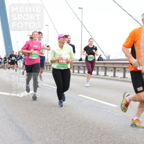 03.10.2025 - Köhlbrandbrückenlauf Lena Gebhardt http://msf.ph/oto/9196414 03.10.2025 15:26:25 Position 1 8984, 9218 meine-sportfotos.de