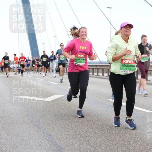 03.10.2025 - Köhlbrandbrückenlauf Lena Gebhardt http://msf.ph/oto/9196417 03.10.2025 15:26:26 Position 1 31, 8984, 9218 meine-sportfotos.de