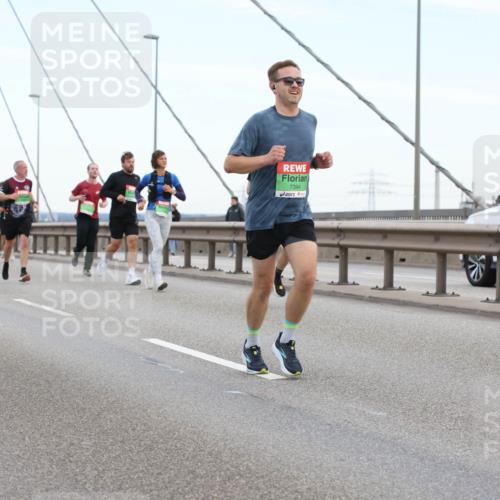 03.10.2025 - Köhlbrandbrückenlauf Lena Gebhardt http://msf.ph/oto/9196428 03.10.2025 15:26:30 Position 1 7394, 0, 25, 35 meine-sportfotos.de