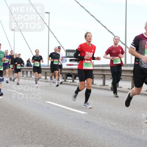 03.10.2025 - Köhlbrandbrückenlauf Lena Gebhardt http://msf.ph/oto/9196447 03.10.2025 15:26:34 Position 1 0, 2, 5, 9072, 7798, 9726 meine-sportfotos.de