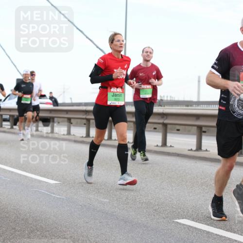 03.10.2025 - Köhlbrandbrückenlauf Lena Gebhardt http://msf.ph/oto/9196449 03.10.2025 15:26:35 Position 1 9072, 7798 meine-sportfotos.de