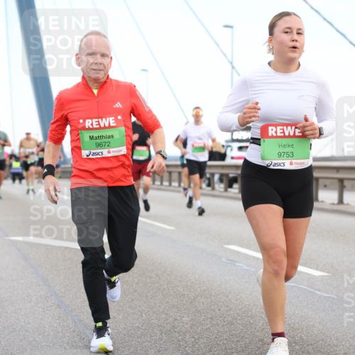 03.10.2025 - Köhlbrandbrückenlauf Lena Gebhardt http://msf.ph/oto/9196469 03.10.2025 15:26:40 Position 1 9672, 9753 meine-sportfotos.de