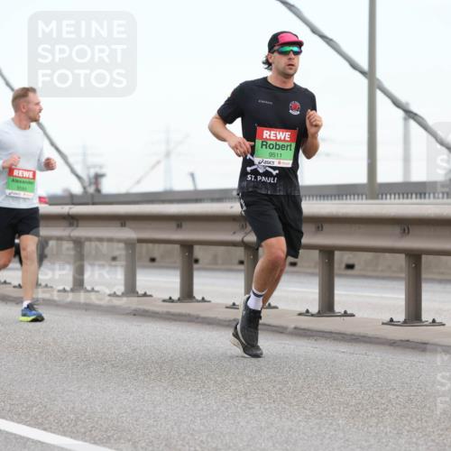 03.10.2025 - Köhlbrandbrückenlauf Lena Gebhardt http://msf.ph/oto/9196486 03.10.2025 15:26:46 Position 1 7423, 0, 25, 5, 9584, 9511 meine-sportfotos.de