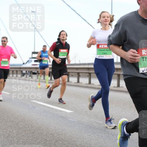 03.10.2025 - Köhlbrandbrückenlauf Lena Gebhardt http://msf.ph/oto/9196506 03.10.2025 15:26:51 Position 1 7360, 7208 meine-sportfotos.de
