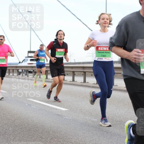 03.10.2025 - Köhlbrandbrückenlauf Lena Gebhardt http://msf.ph/oto/9196507 03.10.2025 15:26:52 Position 1 7360, 7208 meine-sportfotos.de