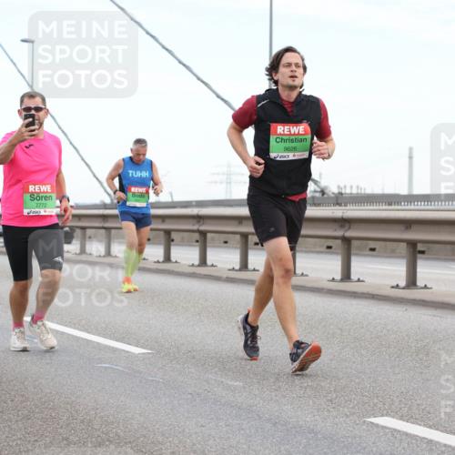 03.10.2025 - Köhlbrandbrückenlauf Lena Gebhardt http://msf.ph/oto/9196512 03.10.2025 15:26:52 Position 1 9626, 7772 meine-sportfotos.de