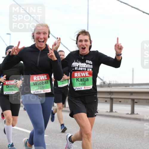 03.10.2025 - Köhlbrandbrückenlauf Lena Gebhardt http://msf.ph/oto/9196523 03.10.2025 15:26:55 Position 1 7648, 8882, 2022, 21, 0975, 122, 7498 meine-sportfotos.de