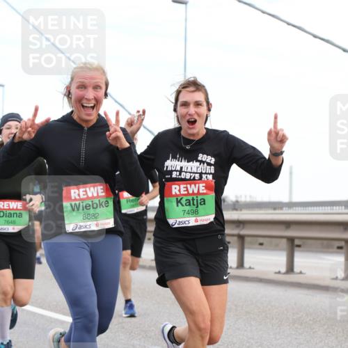 03.10.2025 - Köhlbrandbrückenlauf Lena Gebhardt http://msf.ph/oto/9196524 03.10.2025 15:26:55 Position 1 7648, 8882, 2022, 21, 0975, 7498 meine-sportfotos.de