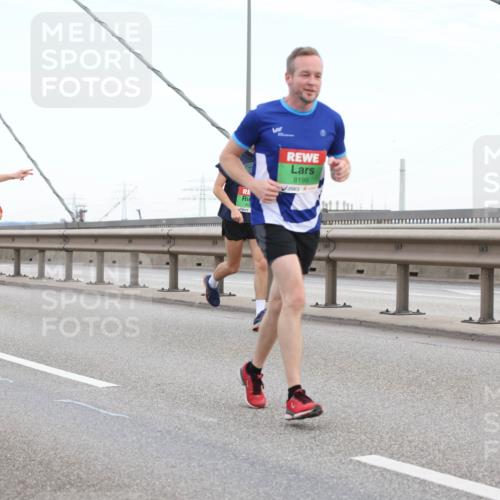 03.10.2025 - Köhlbrandbrückenlauf Lena Gebhardt http://msf.ph/oto/9196532 03.10.2025 15:26:57 Position 1 9399, 02, 8199 meine-sportfotos.de