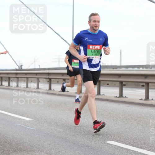 03.10.2025 - Köhlbrandbrückenlauf Lena Gebhardt http://msf.ph/oto/9196533 03.10.2025 15:26:57 Position 1 9399, 8199 meine-sportfotos.de