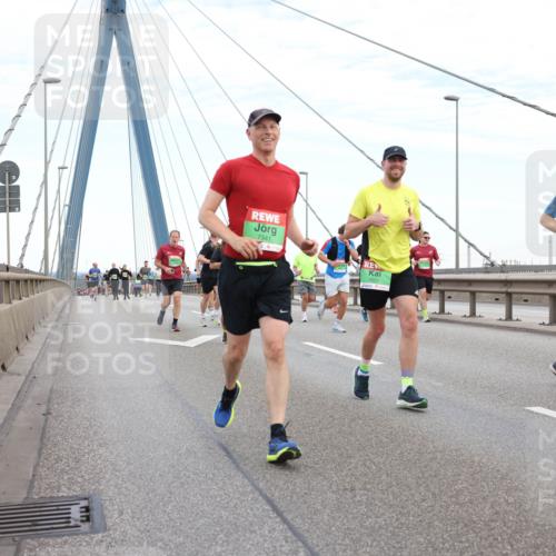 03.10.2025 - Köhlbrandbrückenlauf Lena Gebhardt http://msf.ph/oto/9196598 03.10.2025 15:27:54 Position 1 7341, 751 meine-sportfotos.de