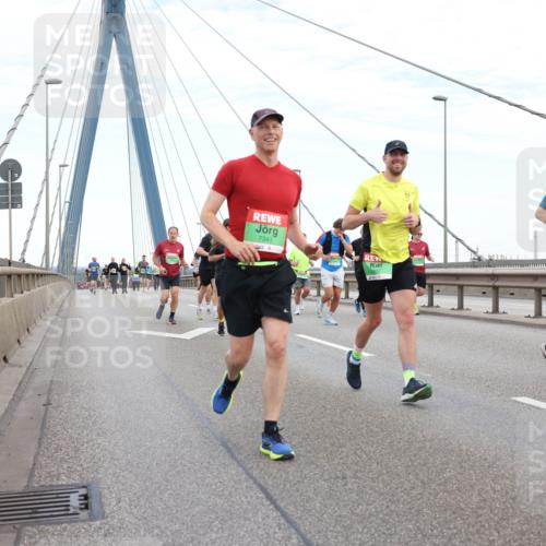 03.10.2025 - Köhlbrandbrückenlauf Lena Gebhardt http://msf.ph/oto/9196599 03.10.2025 15:27:54 Position 1 7341, 9458 meine-sportfotos.de
