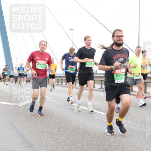 03.10.2025 - Köhlbrandbrückenlauf Lena Gebhardt http://msf.ph/oto/9196610 03.10.2025 15:27:56 Position 1 7139, 9748, 7551 meine-sportfotos.de