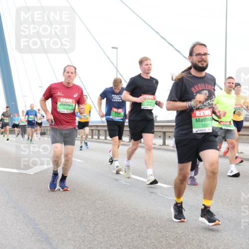 03.10.2025 - Köhlbrandbrückenlauf Lena Gebhardt http://msf.ph/oto/9196611 03.10.2025 15:27:56 Position 1 9748, 7139, 7551 meine-sportfotos.de