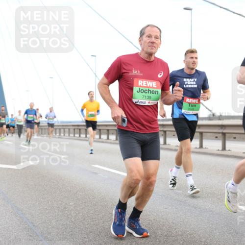 03.10.2025 - Köhlbrandbrückenlauf Lena Gebhardt http://msf.ph/oto/9196618 03.10.2025 15:27:58 Position 1 7139, 9149, 9748 meine-sportfotos.de