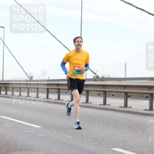 03.10.2025 - Köhlbrandbrückenlauf Lena Gebhardt http://msf.ph/oto/9196626 03.10.2025 15:28:00 Position 1 18, 7822 meine-sportfotos.de