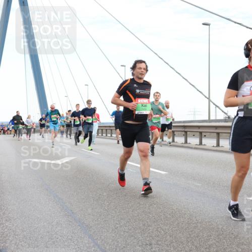 03.10.2025 - Köhlbrandbrückenlauf Lena Gebhardt http://msf.ph/oto/9196667 03.10.2025 15:28:12 Position 1 7612, 7435 meine-sportfotos.de