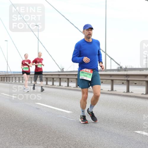 03.10.2025 - Köhlbrandbrückenlauf Lena Gebhardt http://msf.ph/oto/9196720 03.10.2025 15:28:24 Position 1 7626 meine-sportfotos.de