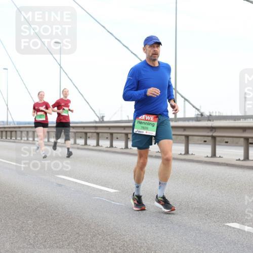 03.10.2025 - Köhlbrandbrückenlauf Lena Gebhardt http://msf.ph/oto/9196721 03.10.2025 15:28:24 Position 1 7626 meine-sportfotos.de