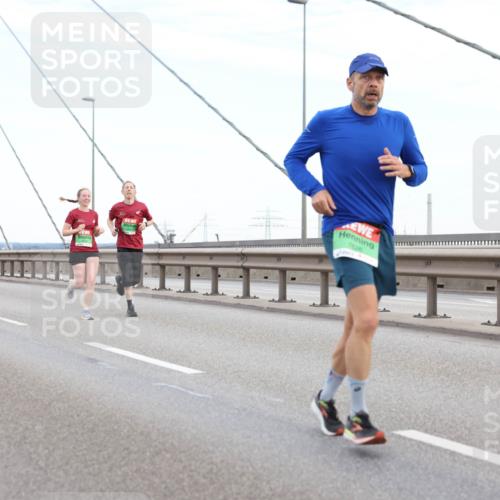 03.10.2025 - Köhlbrandbrückenlauf Lena Gebhardt http://msf.ph/oto/9196724 03.10.2025 15:28:24 Position 1 7626 meine-sportfotos.de