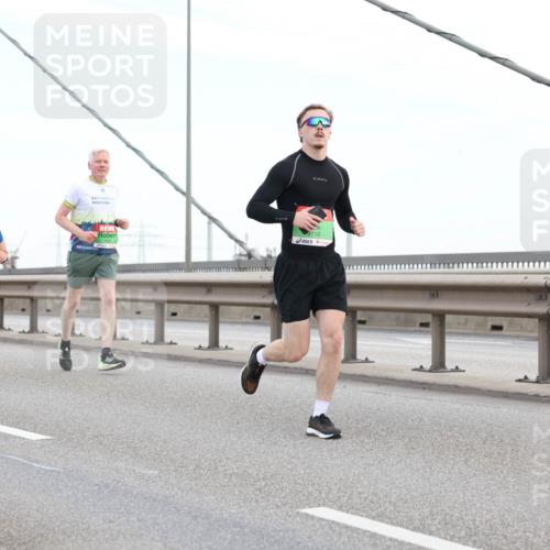 03.10.2025 - Köhlbrandbrückenlauf Lena Gebhardt http://msf.ph/oto/9196761 03.10.2025 15:28:36 Position 1 0, 9710 meine-sportfotos.de