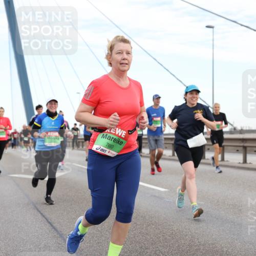 03.10.2025 - Köhlbrandbrückenlauf Lena Gebhardt http://msf.ph/oto/9196791 03.10.2025 15:28:55 Position 1 7663 meine-sportfotos.de