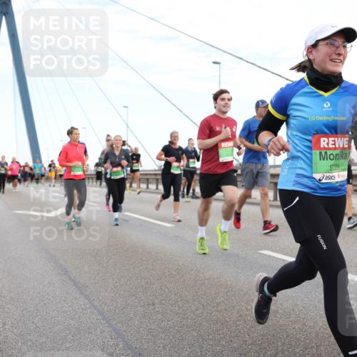 03.10.2025 - Köhlbrandbrückenlauf Lena Gebhardt http://msf.ph/oto/9196799 03.10.2025 15:28:57 Position 1 9229 meine-sportfotos.de